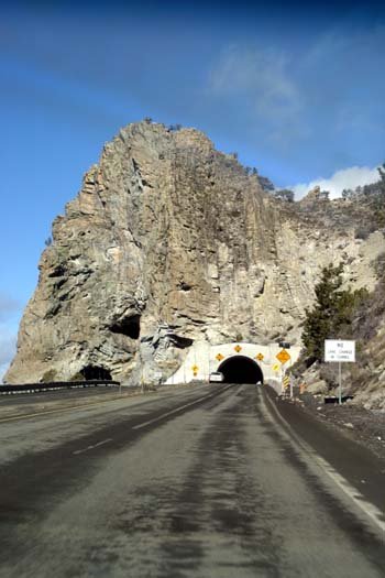 USA NV CaveRock 2005FEB07 Tunnel 001
